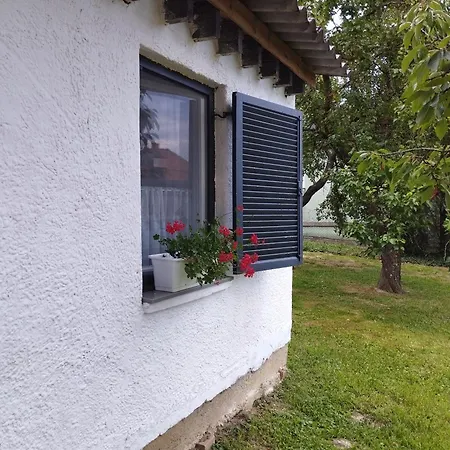 Aprolak - Erdohoez Koezeli Alpesi Fahaz, Paroknak Es Csaladoknak Horská chata Zalakaros