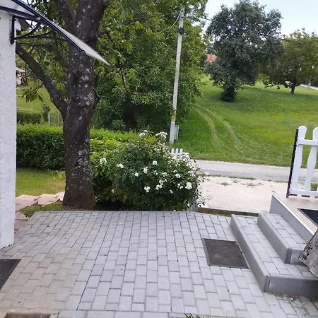 Aprolak - Erdohoez Koezeli Alpesi Fahaz, Paroknak Es Csaladoknak Horská chata *