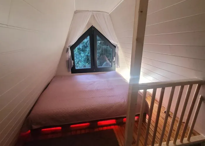 Aprólak - Erdőhöz Közeli Alpesi Faház, Pároknak és Családoknak Chalet *