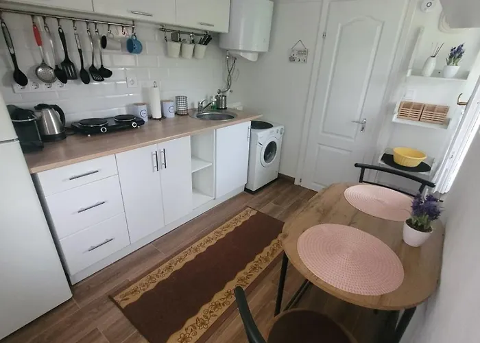 Dağ evi Aprolak - Erdohoez Koezeli Alpesi Fahaz, Paroknak Es Csaladoknak Zalakaros