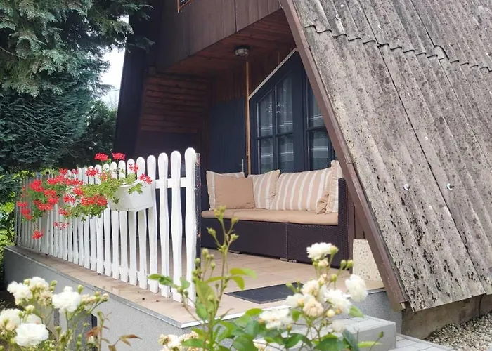 Aprolak - Erdohoez Koezeli Alpesi Fahaz, Paroknak Es Csaladoknak *